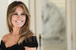 Мрачные кружева: фанаты не оценили новый образ Мелании Трамп