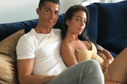 Возлюбленная Криштиану Роналду начала карьеру модели