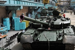 Турчинов показав танки, які мають бути на озброєнні в української армії