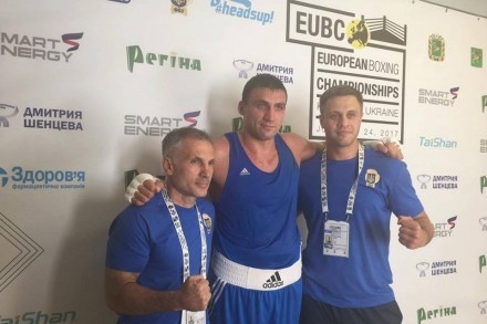 Ще два українських боксера вийшли у фінал домашнього ЧЄ