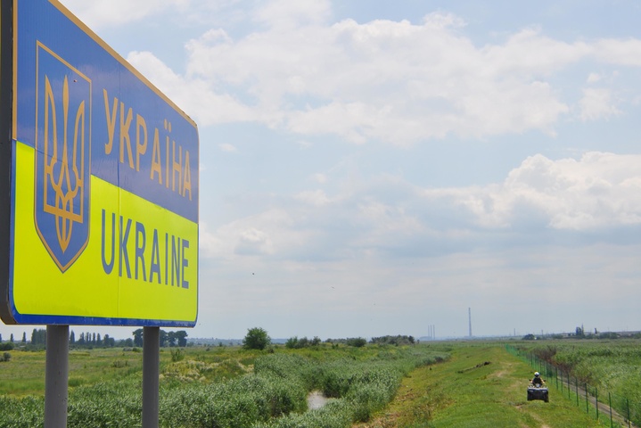 Турчинов анонсував відбір біометричних даних у росіян, що приїжджатимуть до України