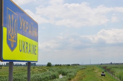 Турчинов анонсував відбір біометричних даних у росіян, що приїжджатимуть до України