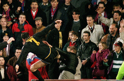  Тот Самый Удар&nbsp;  Эрика Кантона  . Кто его видел, тот не забудет. 