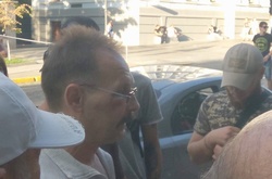 Нардеп, який протаранив трамвай, вперше з'явився на публіці (ФОТО)