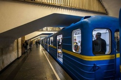 Столичне метро сьогодні працюватиме на годину довше