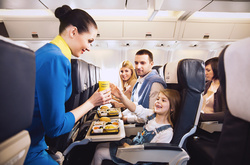 Народний депутат поскаржився на те, як годують на борту українських авіаліній