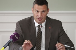 Кличко відкрив таємницю, що роблять столичні комунальники, аби вчасно відремонтувати 300 кілометрів доріг 