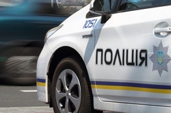 Поліція затримала киянина, який кусав перехожих, бив автівки та кидався під колеса