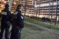 У Франції невідомий розстріляв натовп: є загиблий та шестеро поранених