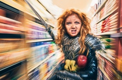  Фотограф превратил голодных детей в супергероев