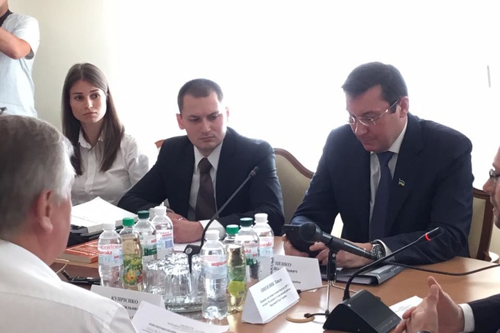 Розгляд подань ГПУ на нардепів: Луценко звинуватив депутатів у «партійному егоїзмі»