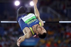 Українські легкоатлети Бондаренко і Проценко завоювали золото і срібло на турнірі в Угорщині 