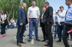 Кличко пообіцяв зробити Труханів острів комфортним місцем для відпочинку