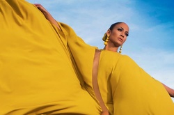 Дженнифер Лопес выпустила летний танцевальный трек