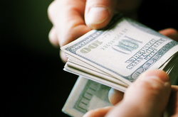 На Закарпатті на хабарі у $1 тис. затримали директора медколеджу