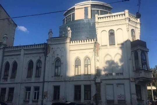 У Києві відновили скандальне будівництво, що руйнує садибу Терещенків