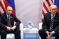 Після двогодинної зустрічі Трамп і Путін відмовилися виходити до преси