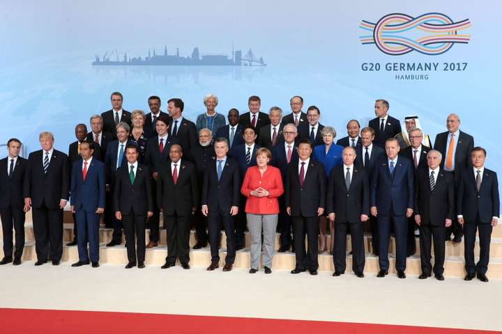 У Гамбурзі розпочалася зустріч Меркель, Макрона і Путіна