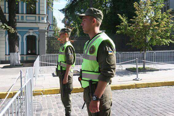 Правоохоронці посилили заходи безпеки в урядовому кварталі столиці