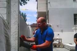 Народний депутат потрощив чужий паркан в Миколаєві