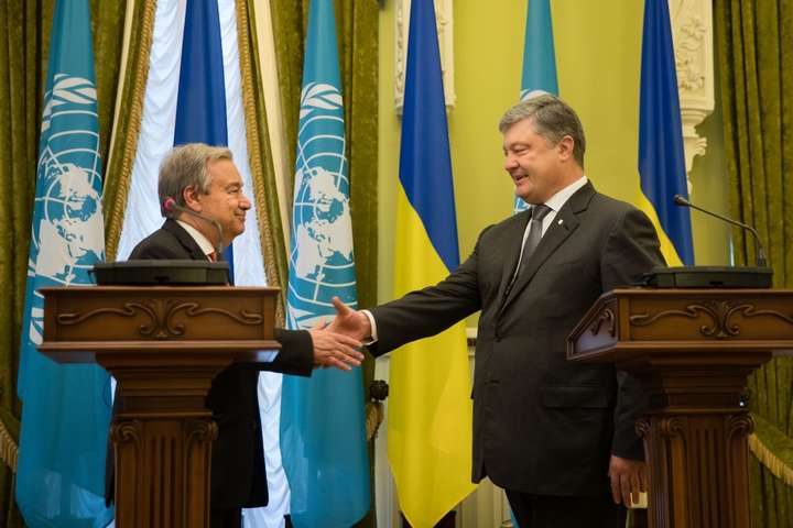 Порошенко та Гутерреш обговорили можливість посилення ролі ООН у врегулюванні на Донбасі