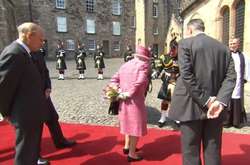 С королевой Елизаветой II произошел курьезный случай