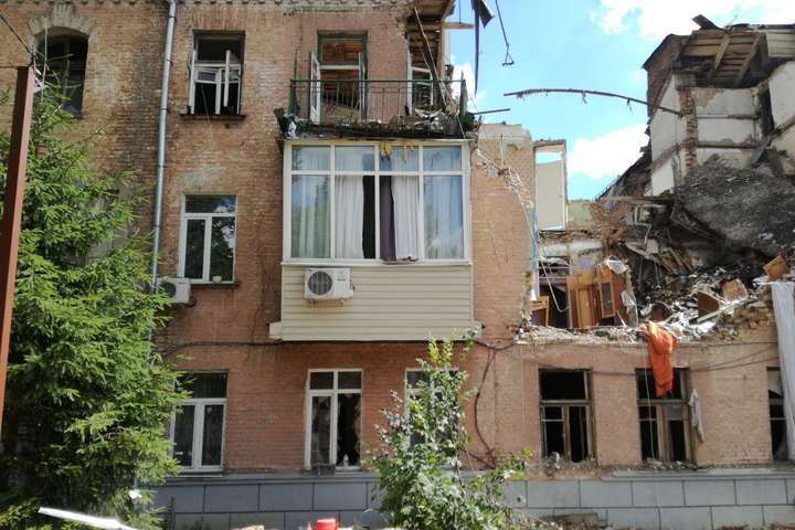 Київська влада вирішила знести зруйнований вибухом будинок