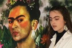 Копия Фриды Кало: модель с очень густыми бровями покоряет мир моды