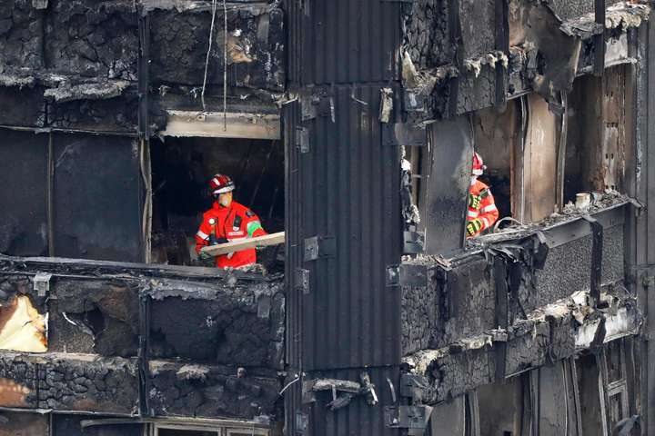 Під час пожежі в багатоповерхівці Grenfell Tower у Лондоні знаходилися 350 осіб