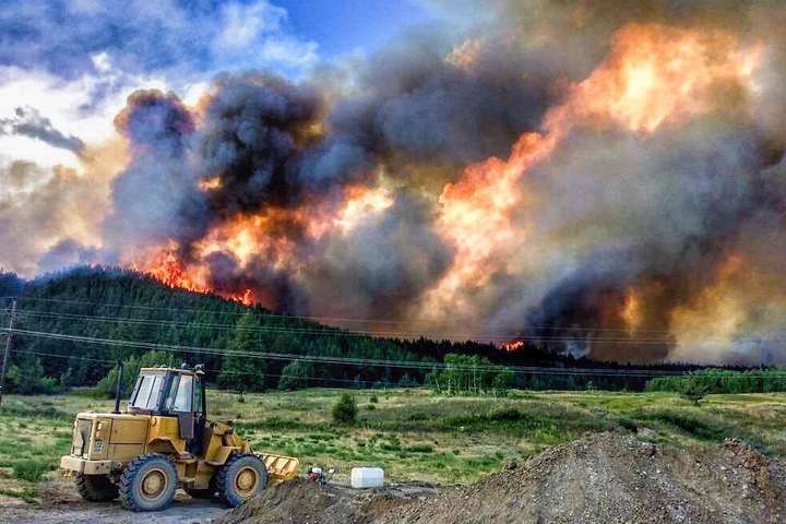 Лісові пожежі у Канаді: евакуйовано близько 14 тисяч осіб