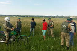 Прикордонники затримали 16 в’єтнамських нелегалів на Закарпатті 