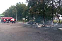 До гасіння пожежі було залучено три одиниці техніки та 14 чоловік особового складу