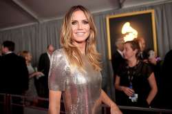 44-летняя Хайди Клум вышла в свет в мини-шортах