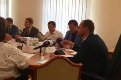 Луценко побоюється, що Добкін може втекти за кордон