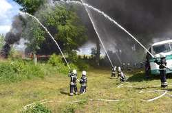   У селі Мила загорівся склад з деревиною  
  Фото: ДСНС  