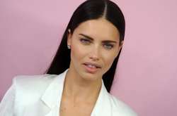 Адриана Лима начала встречаться с писателем из Турции