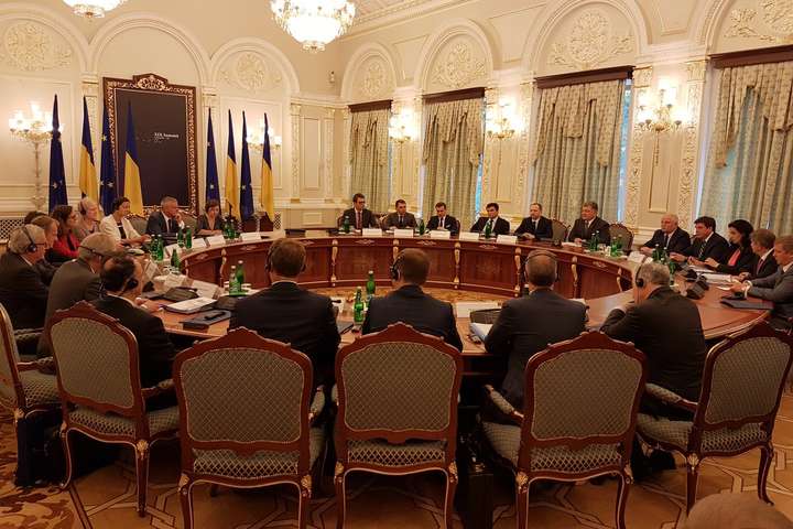 Порошенко виступив на саміті Україна - ЄС