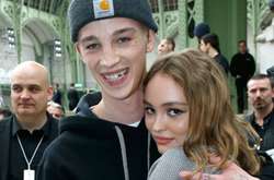 Совсем взрослая: Лили-Роуз Депп покупает дом вместе с 25-летним бойфрендом