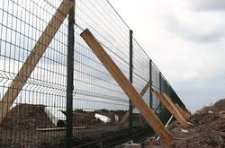  Будівництво «Стіни» на кордоні з Росією 