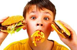 Калории и бактерии: 10 секретов ресторанов быстрого питания, о которых их работники предпочитают молчать 