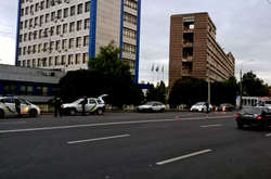 У Полтаві чоловік зачинився у автомобілі та погрожував патрульним гранатою