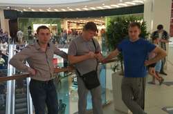 У Києві побили активістів, що протестували проти відкриття російського магазину