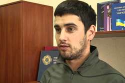  На фото видно поранення стегна 