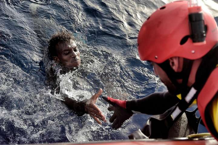 У Середземному морі врятувати 19 мігрантів з Алжиру
