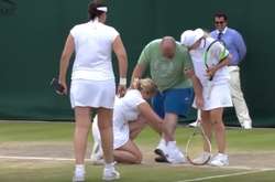 На Уимблдоне зритель давал много советов теннисисткам и его вывели на корт