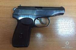 Пьяный устроил стрельбу на остановке в Запорожье: видео с места ЧП