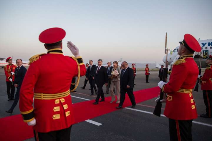 Порошенко в Тбілісі зустрінеться з президентом і прем'єром Грузії