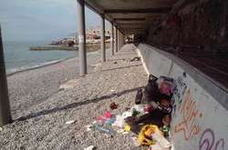  Пляж Криму у розпал сезону 
 Фото: politeka.net 