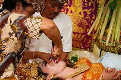 Спиливание зубов, хижина для суженого и другие странные свадебные традиции и ритуалы со всего мира