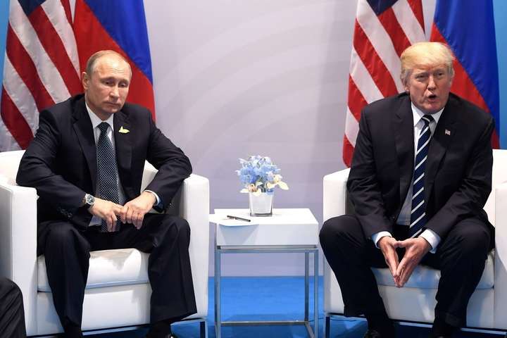Білий дім про другу зустріч Трампа та Путіна: була коротка бесіда під час вечері